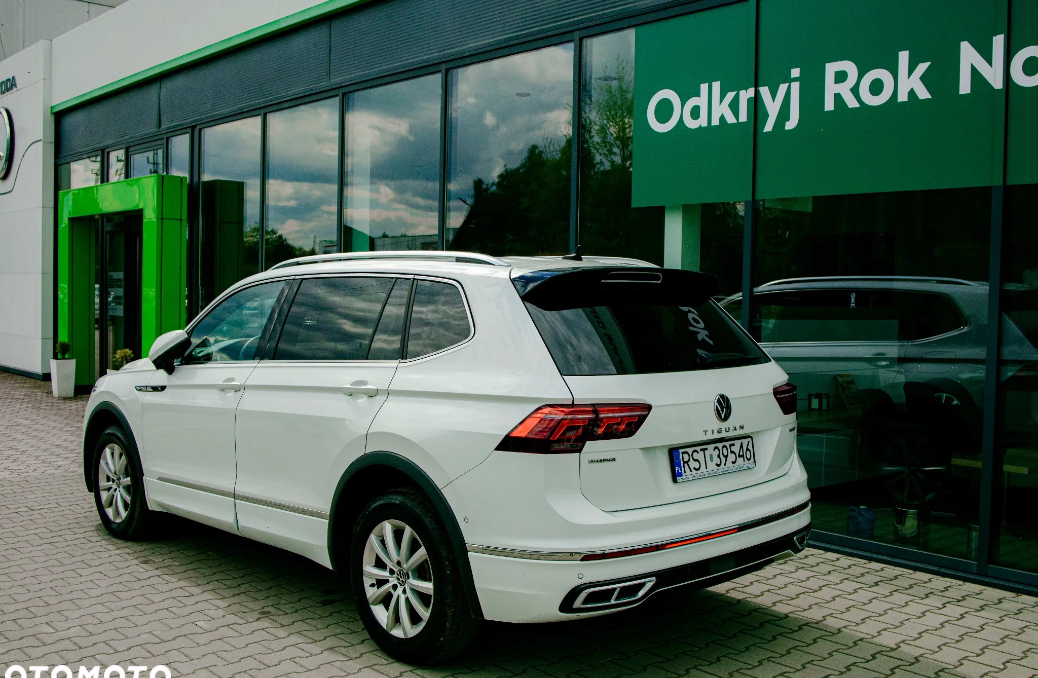 Volkswagen Tiguan cena 187700 przebieg: 36000, rok produkcji 2021 z Przasnysz małe 46